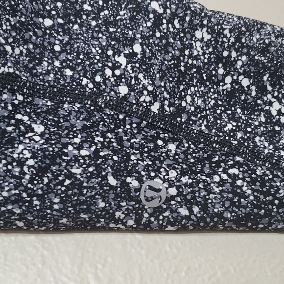 Lululemon Black White And Gray Splattered Cropped Leggings With Side Pockets 4 - Picture 3 of 7